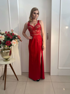 Imagem de Vestido vermelho de renda