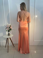 Imagem de Vestido coral acetinado