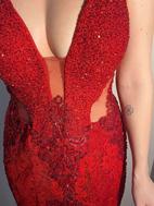 Imagem de Vestido vermelho de renda