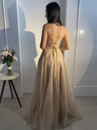 Imagem de Vestido dourado princesa