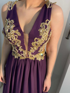 Imagem de Vestido roxo com dourado