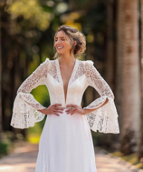 Imagem de Vestido branco longo em crepe e renda