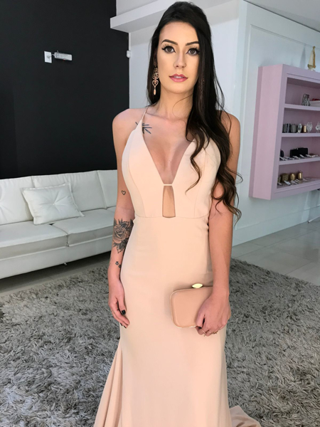 Imagem de vestido nude com pregas